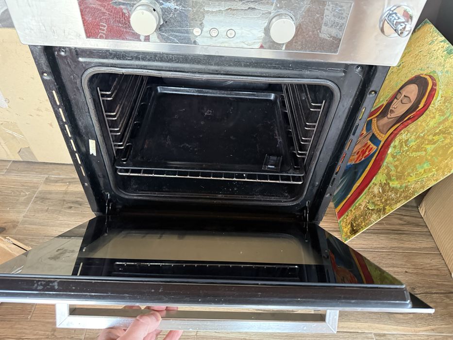 Фурна за вграждане и котлони Hotpoint Ariston