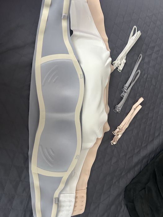 Безшевни сутиени