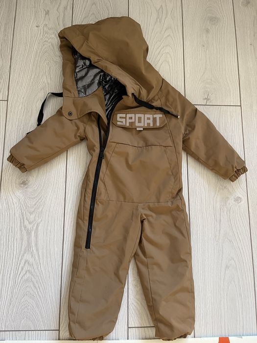 Продам демисезонный комбинезон