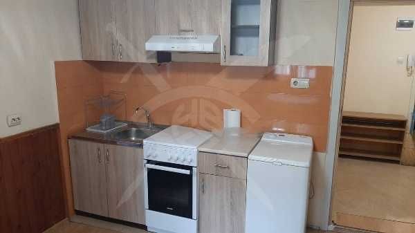 Дава се под наем Тристаен апартамент в Пловдив, Каменица 2 - 70 кв.м за 598.23 € - Снимка #2