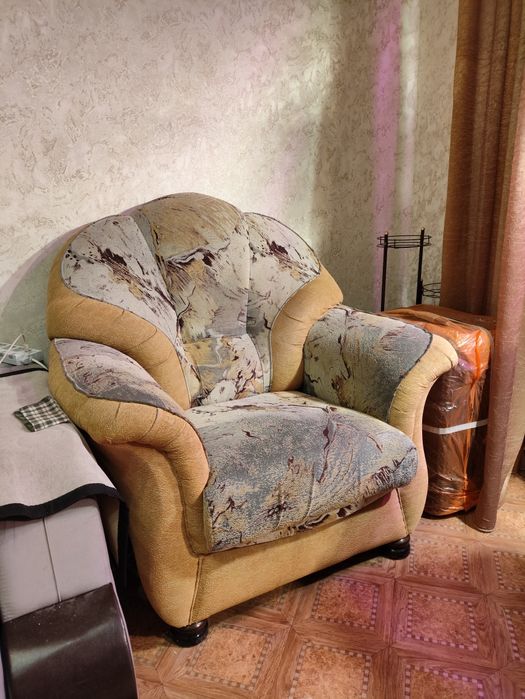 Кресло большое ( одно)