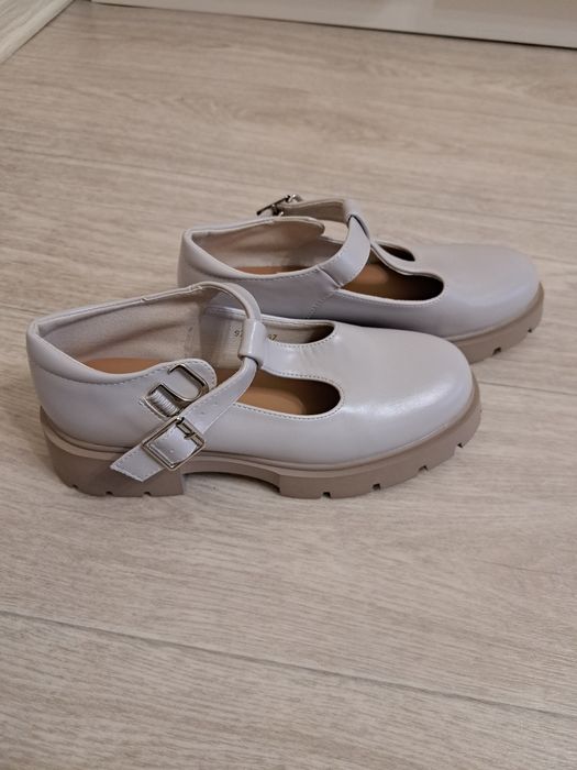 Продам обувь туфли демисезонные