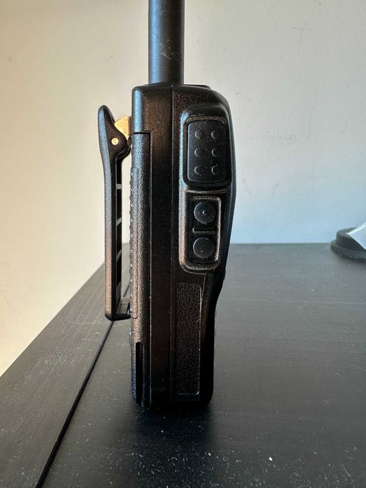 Радиостанция Yaesu FT-60R