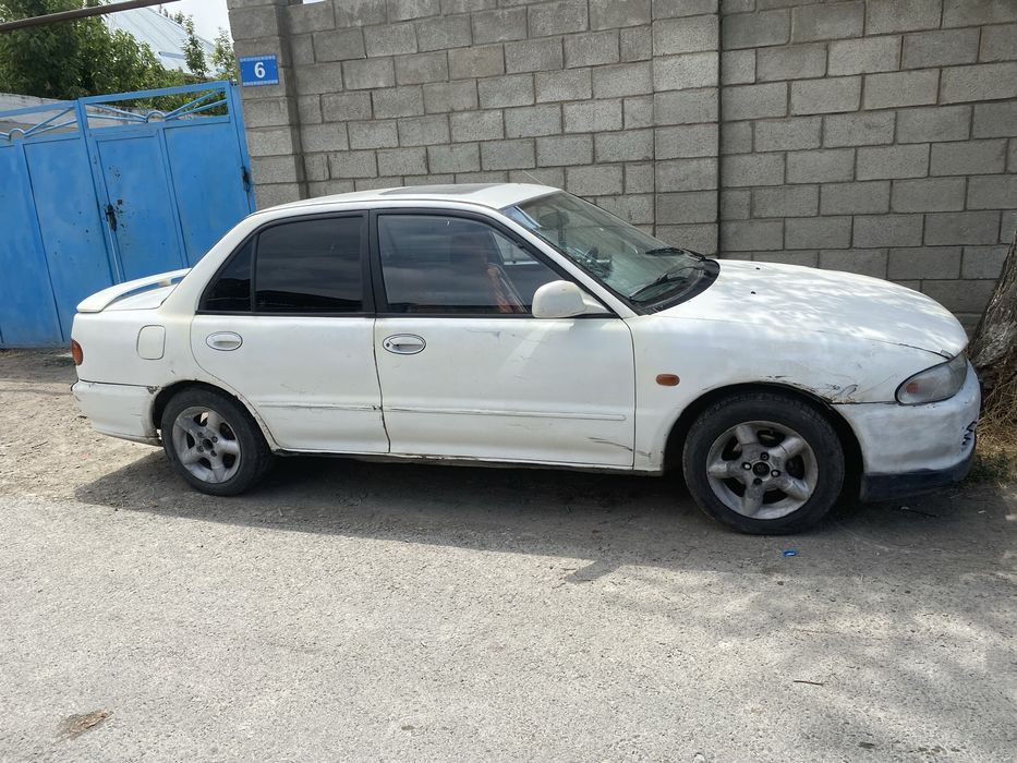 Продам машину мицубиси лангер 1995г