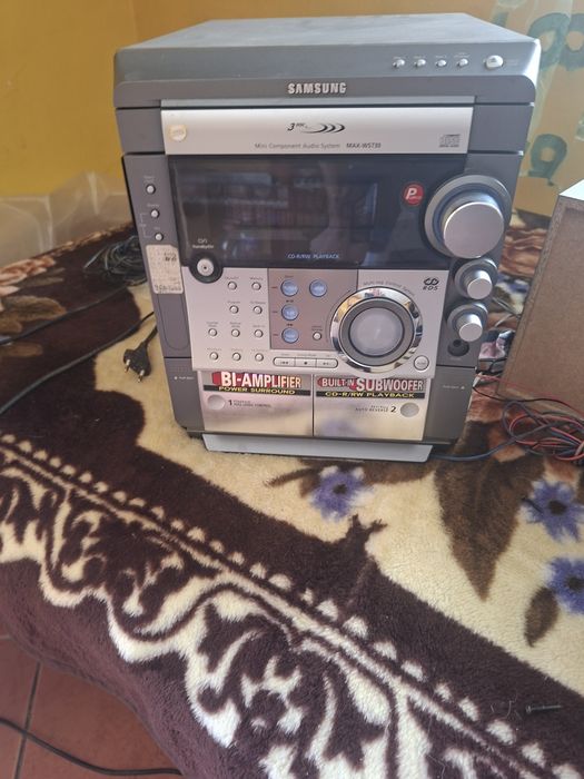 Boxe samsungcu subufăr inclus