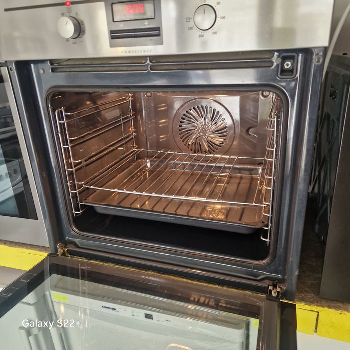 Фурна за вграждане AEG