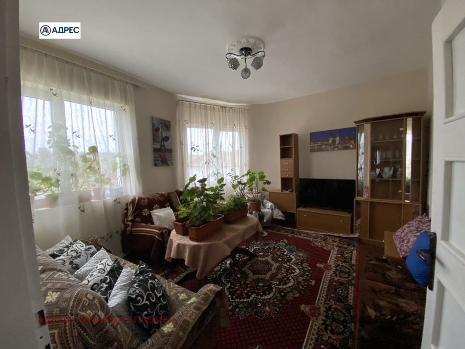 Къща в Враца, област-с.Добролево площ 150 цена 70000