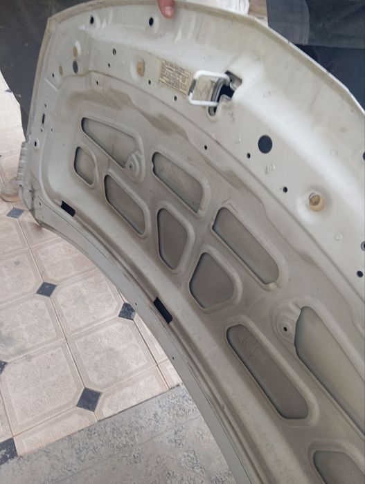 Коблт капот сотилади