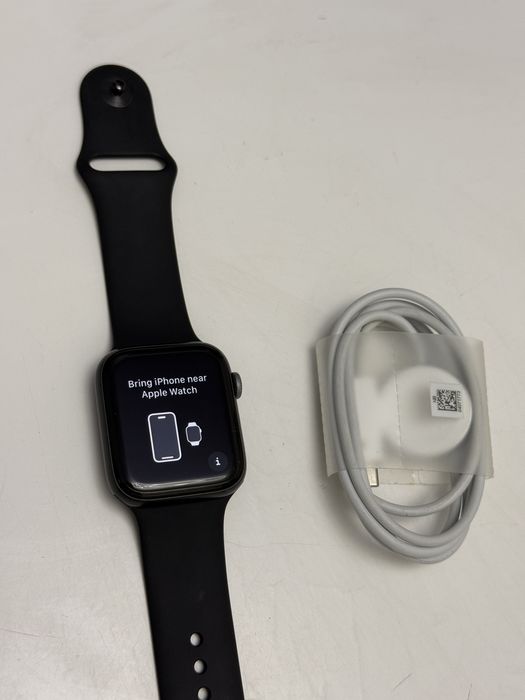 Apple Watch 6, GPS, Cellular, 44MM, Baterie 95%, Black Excelent