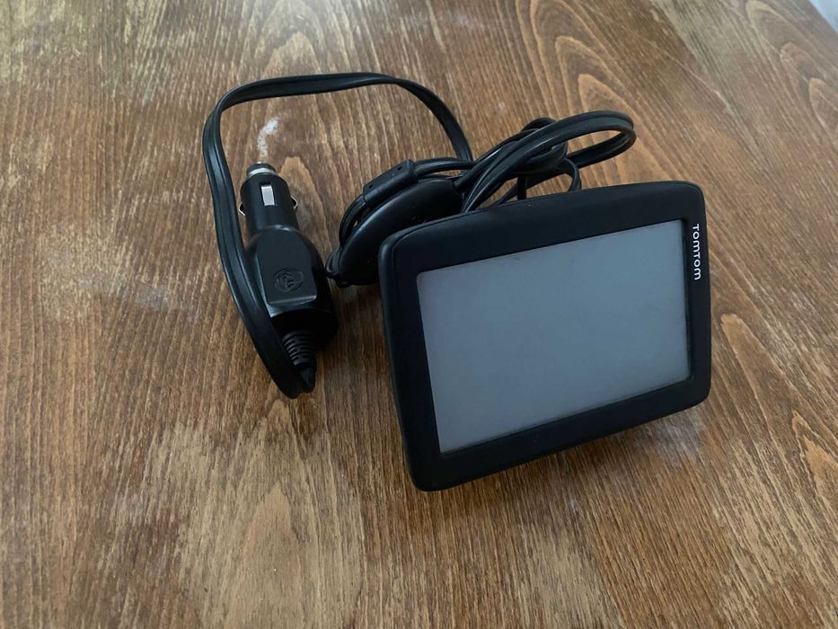 GPS навигация TomTom 4"