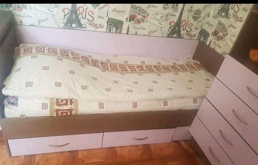 Продаю комплект мебели