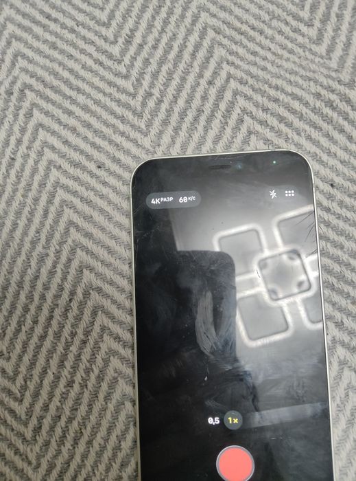 Iphone 12mini в хорошем