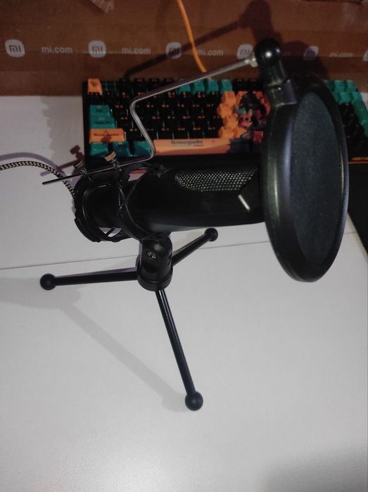 Микрофон Trust MANTIS GXT 232 черный