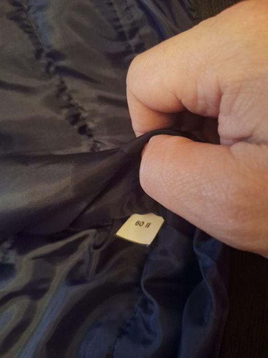 Ghete iarna, marimea 42 si geaca cu embleme marimea 60 II. Geaca se vi