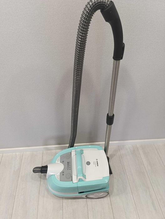 Продам Пылесос Bosch