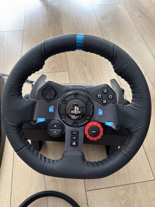 Logitech G29 с безжични слушалки!