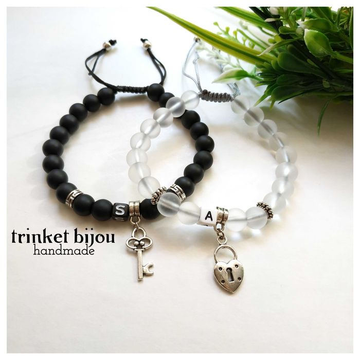 Подарочные парные браслеты для влюбленных.