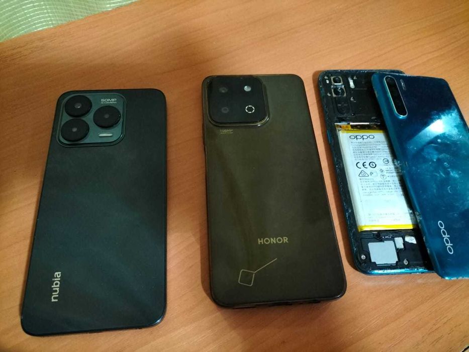 Продам телефоны,