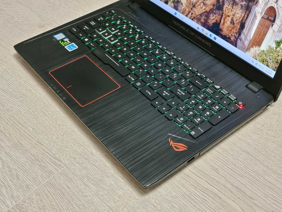 Laptop Gaming Asus Rog GL553V, i7-7700HQ, 16 GB DDR4, GTX 1050 Ti 4 GB