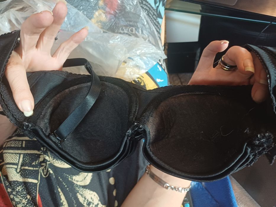 Продава сутиени нови