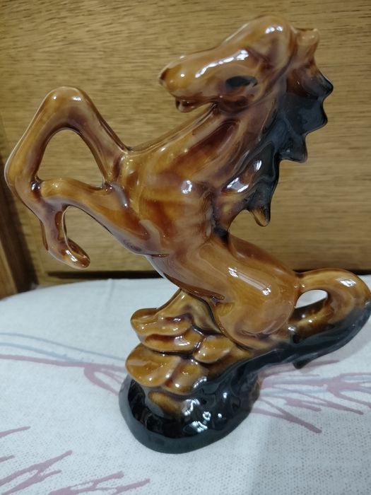 Bibelouri vechi in stare buna