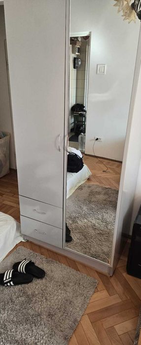 Vand Mobila, pat si dressing din acelasi set (negociabil)