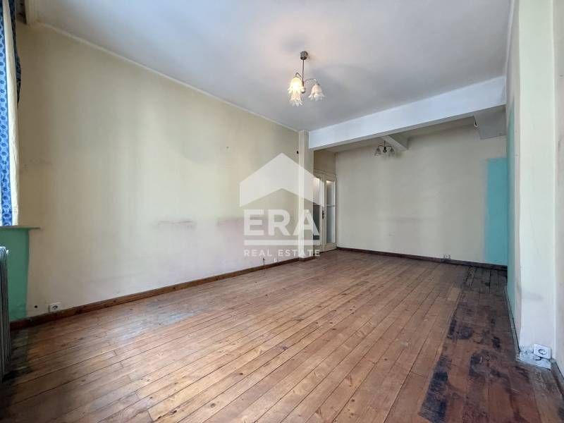 Апартамент за продажба до ул. Московска и катедрала „Свети Александър