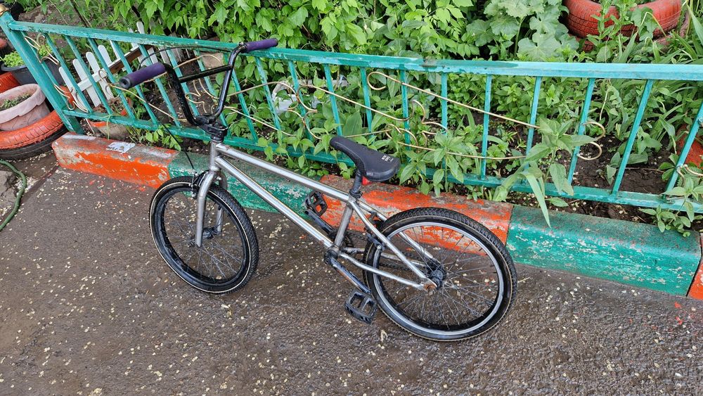 BMX велосипед в отличном состоянии