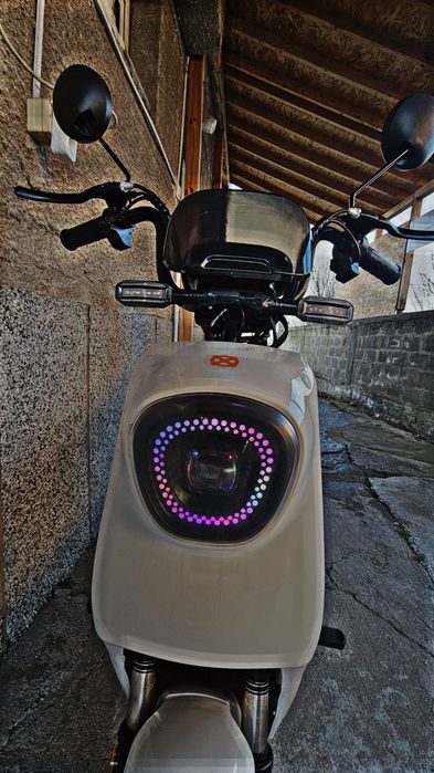 МОЩЕН електрически скутер 1500W до 50 км/ч