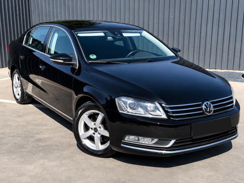 Volkswagen Passat 2.0 Tdi Highline 2015 140 cp / Side assist / Lane assist / Camera marsarier / Navigatie mare / Incalzire / Leduri bi-xenon