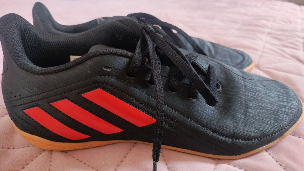 Нови Adidas Deportivo, 38,5, футболни обувки за зала/стоножки