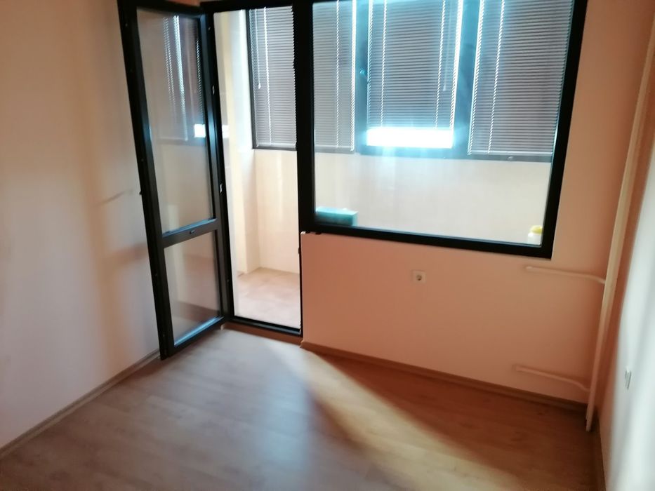 Дава се под наем Двустаен апартамент в Бургас, Изгрев - 52 кв.м за 255 € - Снимка #6