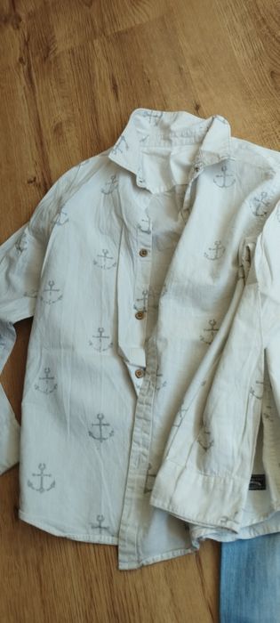 Дънки и две ризи за 8 години за 2,5 евро