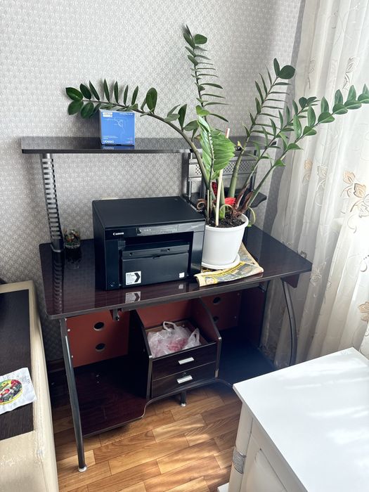 Продам компьютерный стол