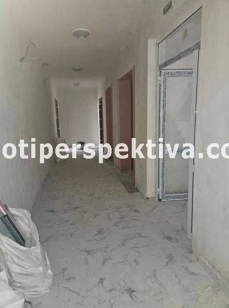 реф.16366 Нова луксозна сграда, среден етаж-Мебелна къща!