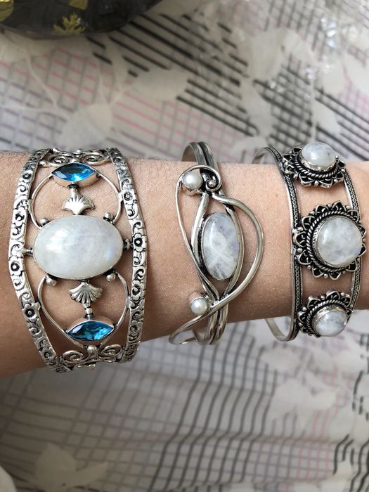Браслеты с Лунными камнями