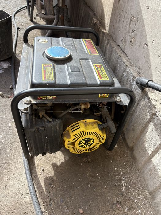 Продам генератор в отличном состоянийй