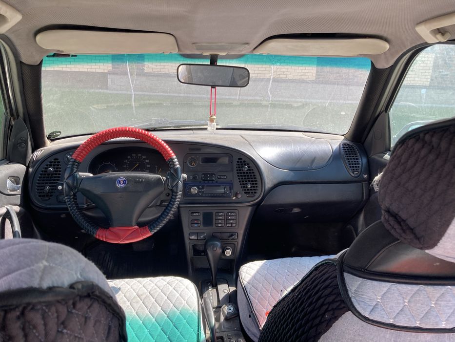 Машина SAAB900…..