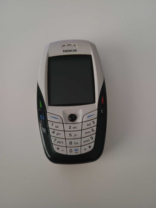 Vand telefon NOKIA 6600, ca nou, superb, perfect functional, de colectie!! original!!