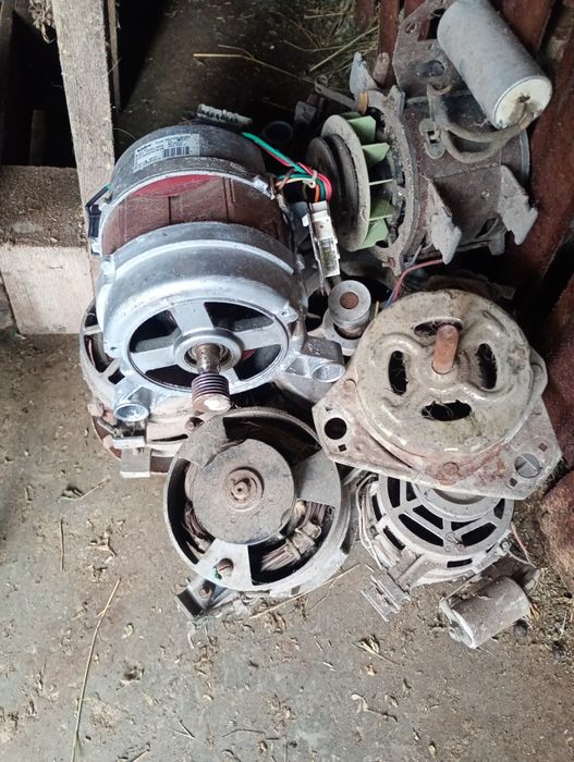Motoare electrice de la mașini de spălat ,automate și manuale