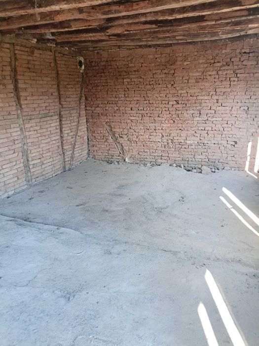 1833-Продава се едноетажна къща в село Ясеновец.