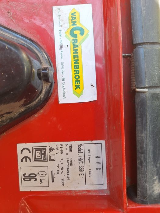 Vând mașină de tuns iarba electrică