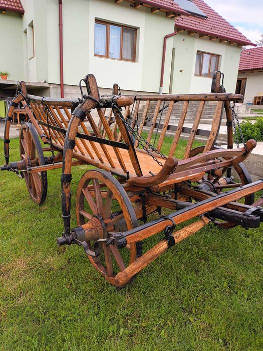 carute vechi restaurate pentru decor curte