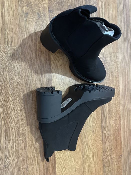 Ghete Asos, piele intoarsa ecologica, marimea 40, pret negociabil