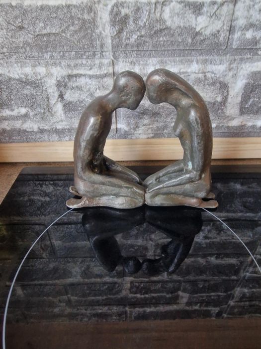 Авторска бронзова статуетка