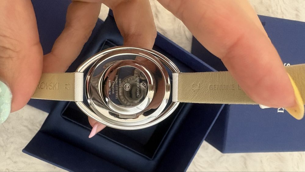 Часовник Swarovski