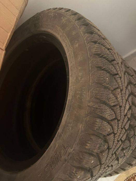 Продам покрышки зимние