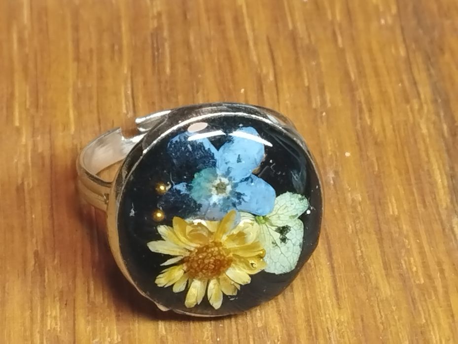 Кулоны из эпоксидной смолы.