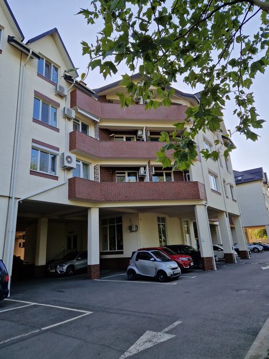 Garsoniera de inchiriat + loc de parcare Drumul Taberei