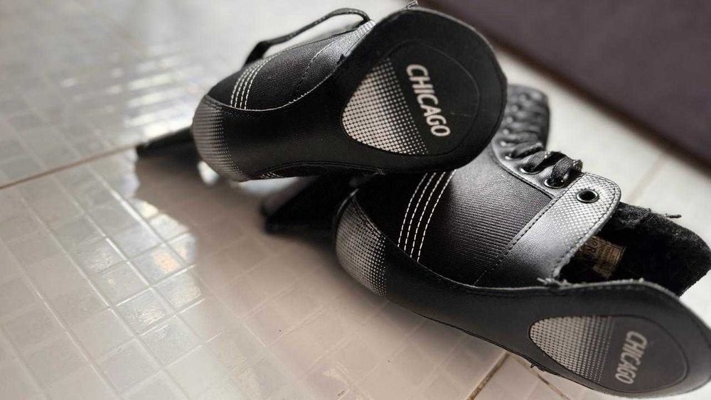 Коньки хоккейные